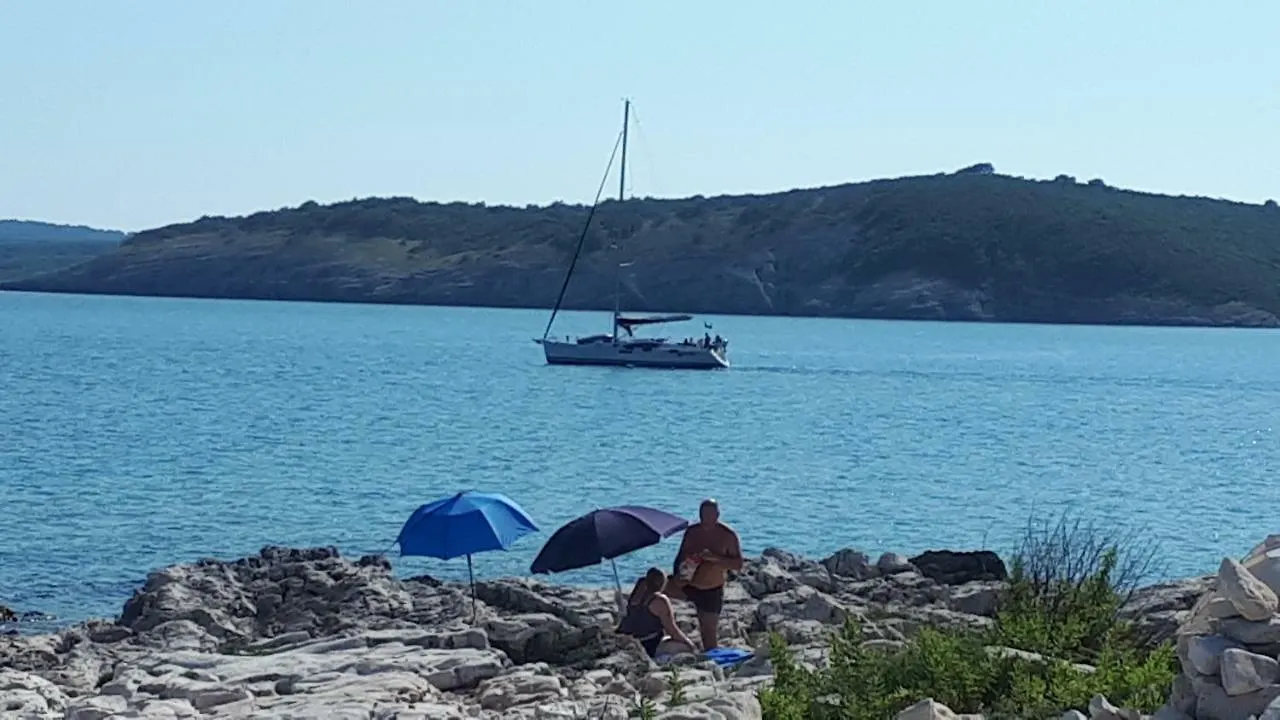 Robinzon Kamp Val Kavran Hotel Croatia